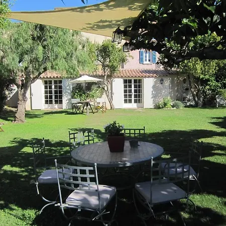 Oasis Avec Piscine En Plein Coeur De Saint-tropez. 别墅 *