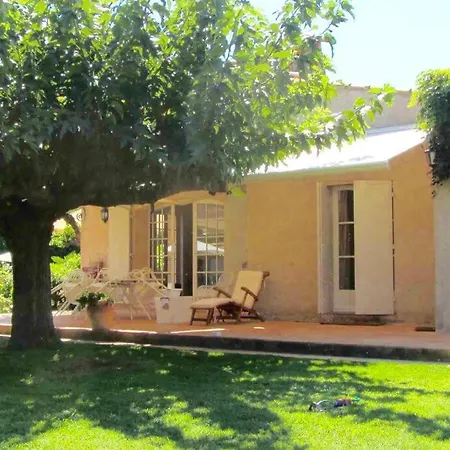 Oasis Avec Piscine En Plein Coeur De Saint-tropez. 圣特罗佩